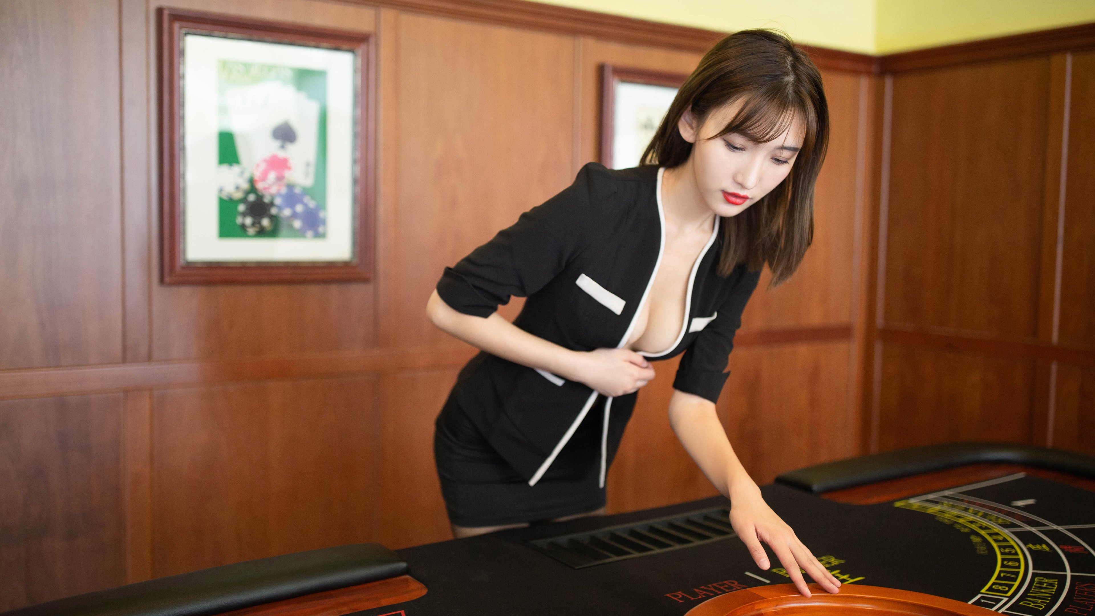 DB电竞多赛事平台-拉文硬仗之王本色尽显，快船末节一波流强势带走猛龙