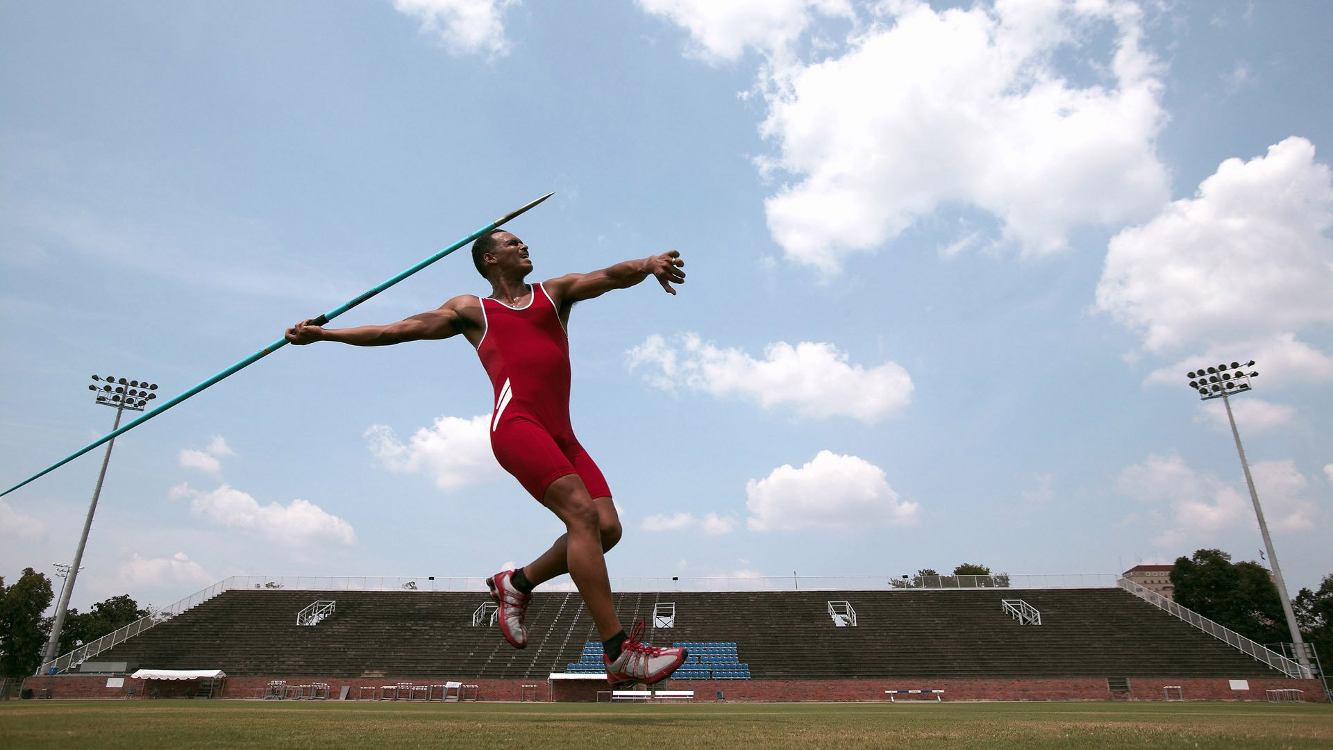 米切尔末节爆发，深圳队主场力克尼克斯